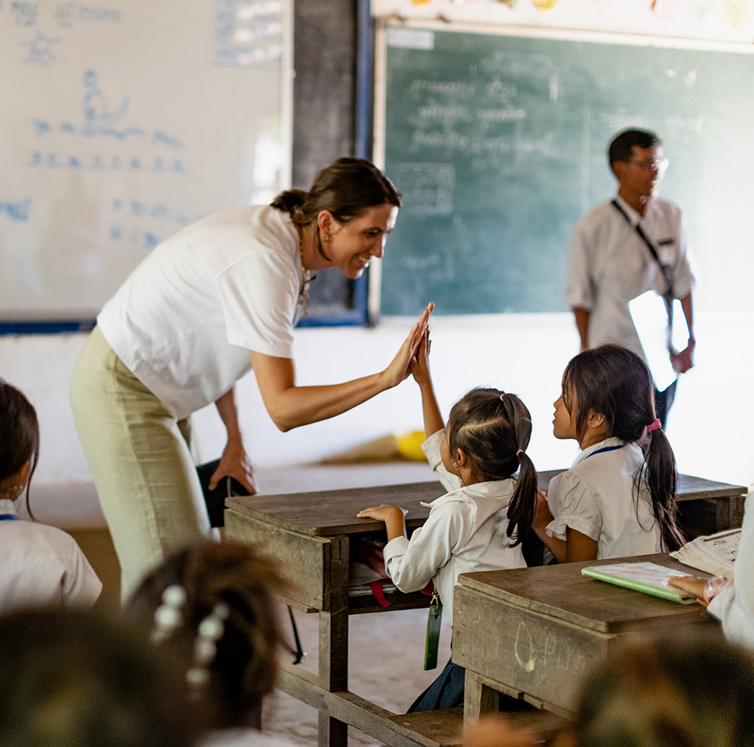 Aqua Mekong - School Visit - 01