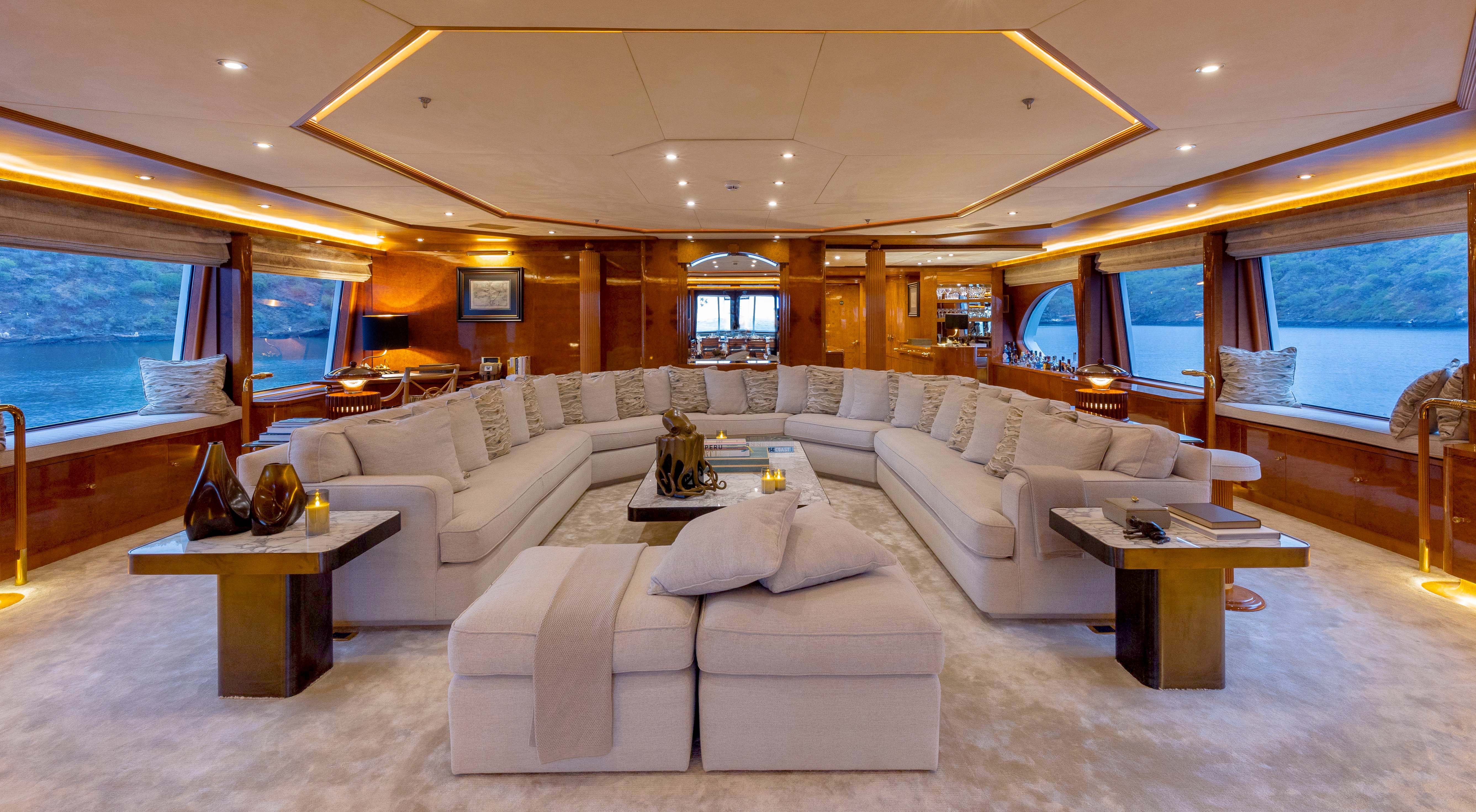 Aqua Mare_Paranomic Lounge