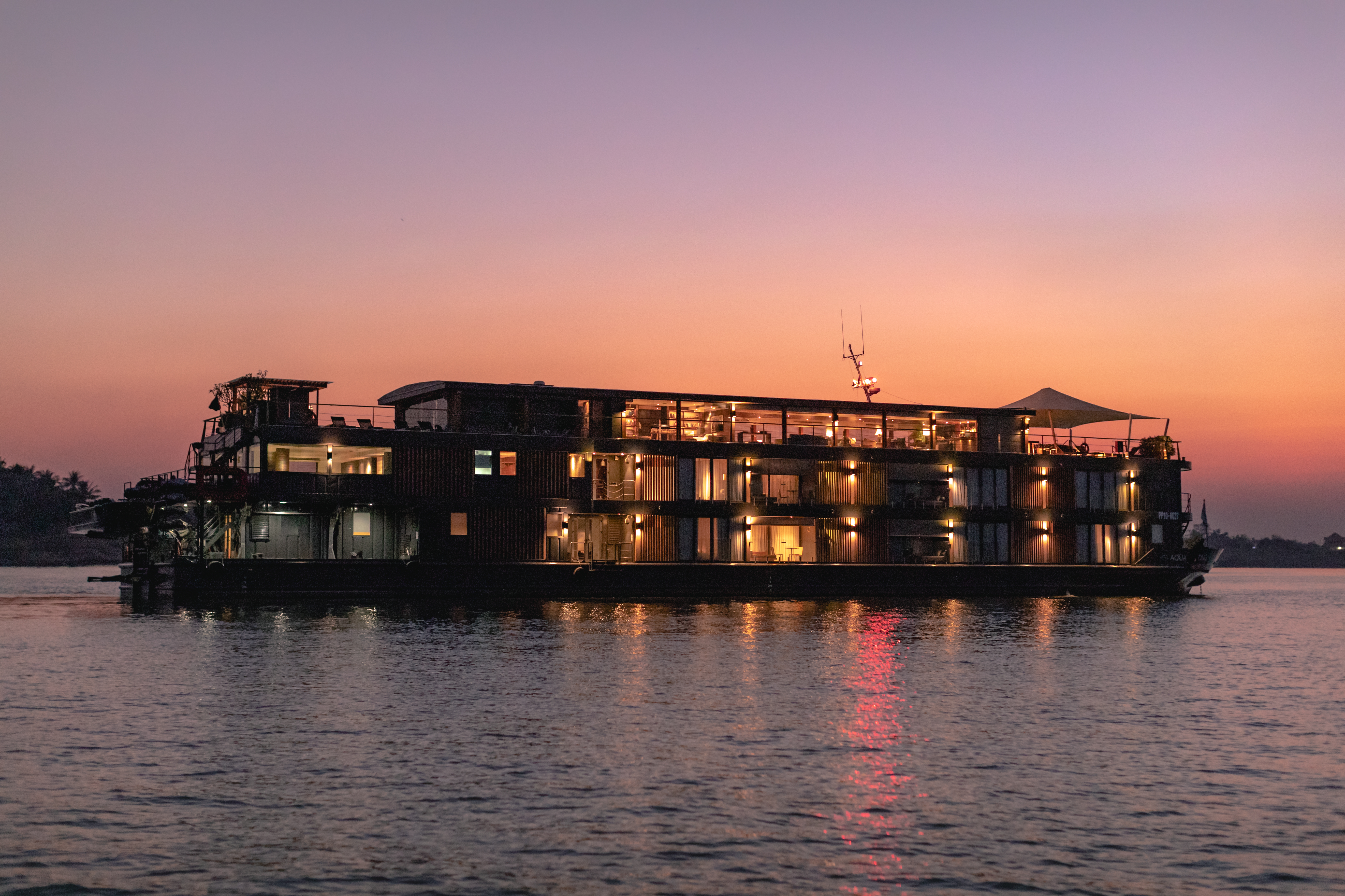 Aqua Mekong exterior