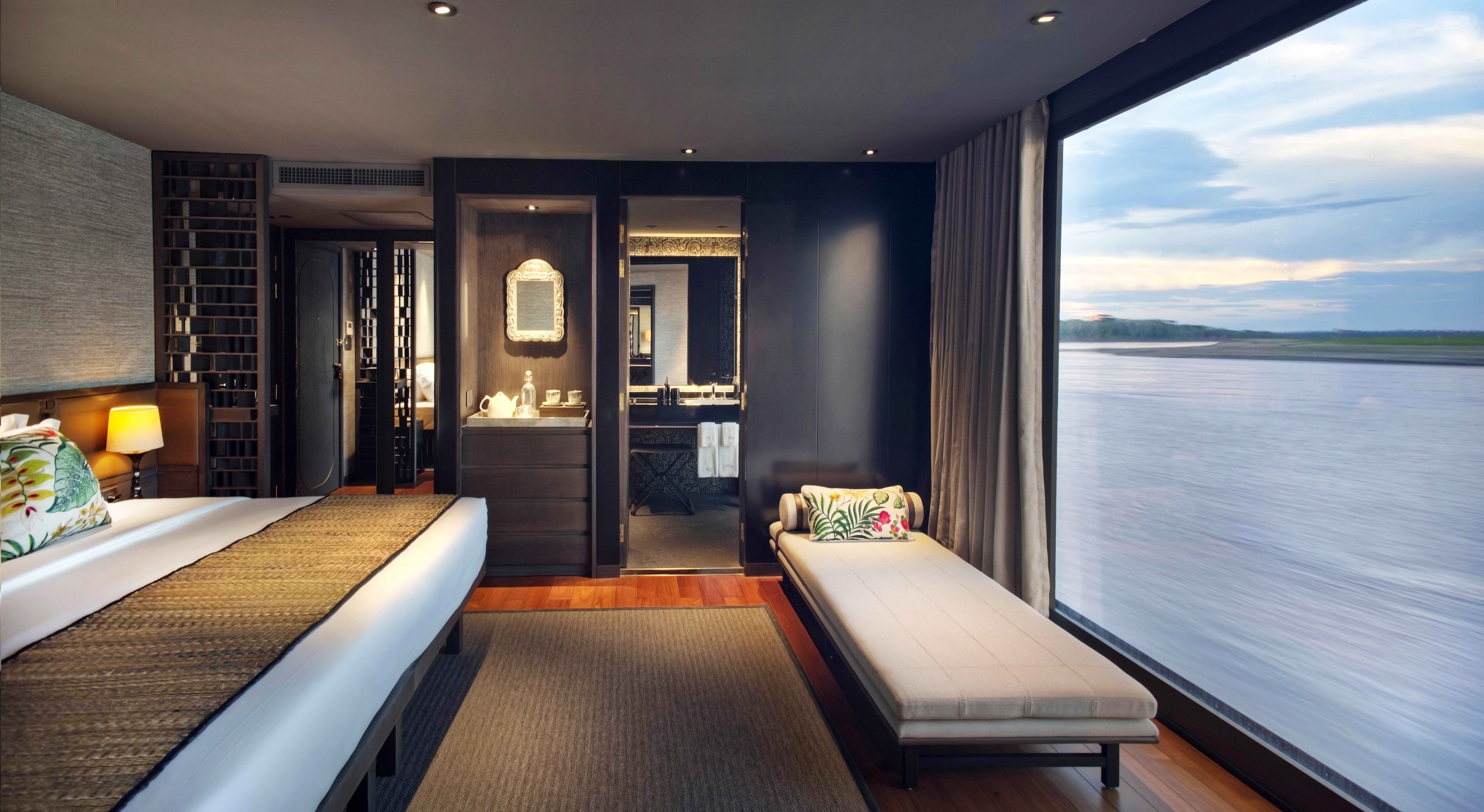 Aqua Nera Suite