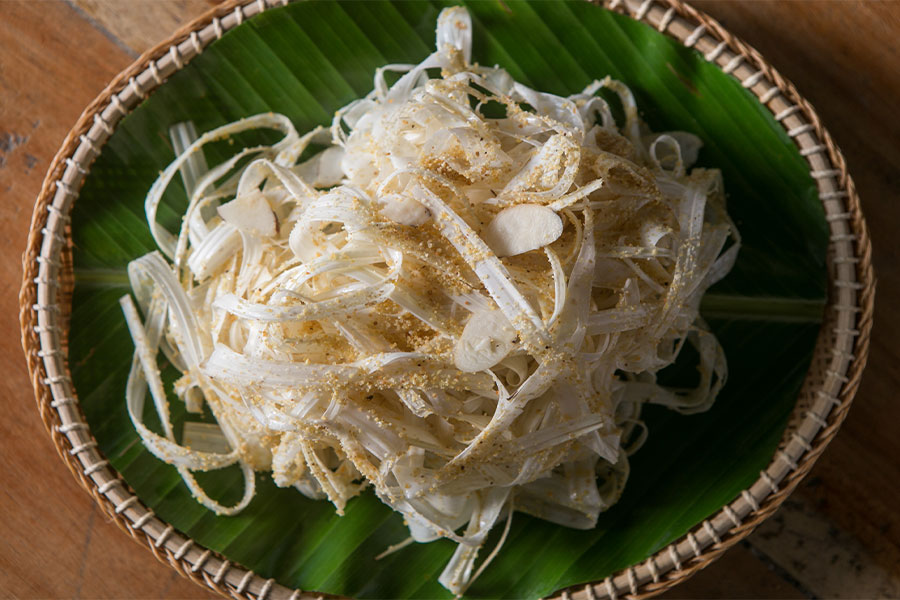 Fresh Heart of Palm with Brazilian Nut Oil (Ensalada de Chonta, Castaña y Fariña )