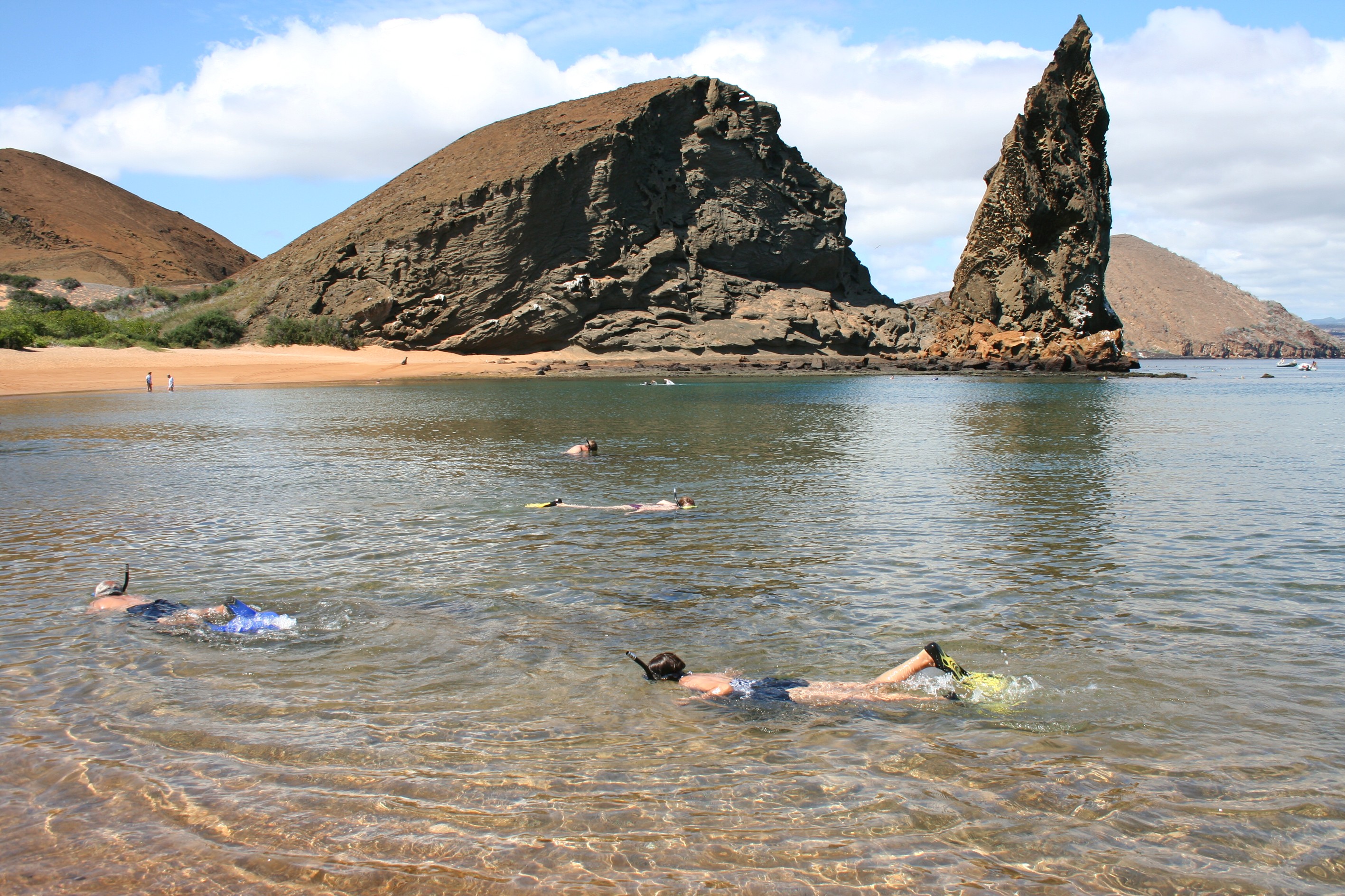 snorkelling-pinnacle-rock-bartolome-island