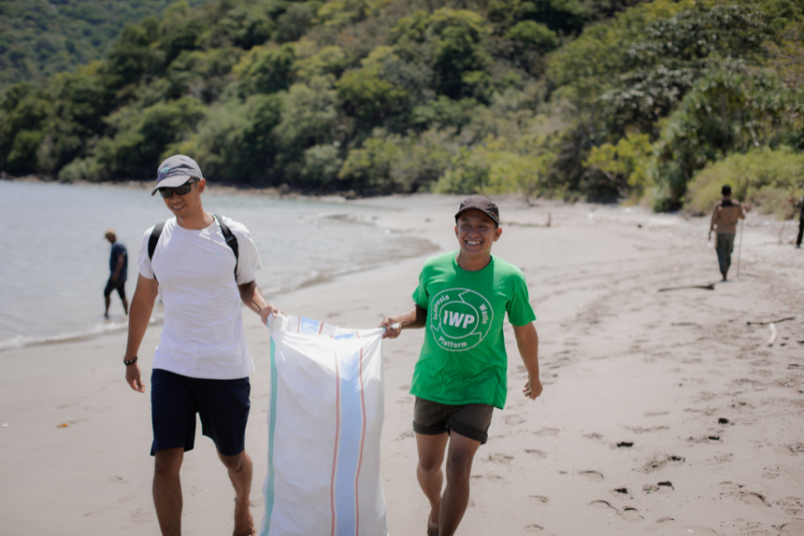 beach clean up