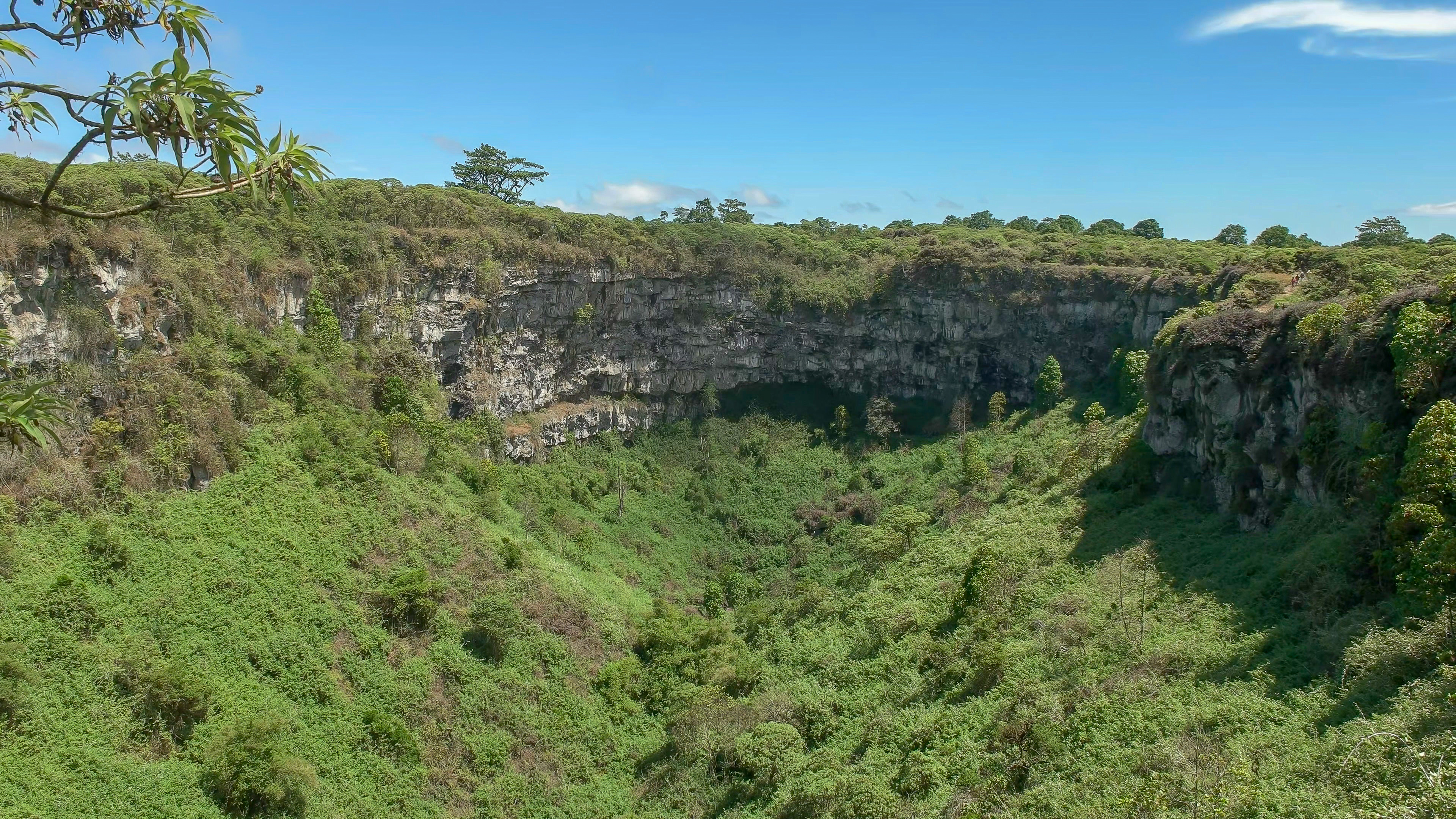 los-gemelos-sinkhole-santa-cruz-island