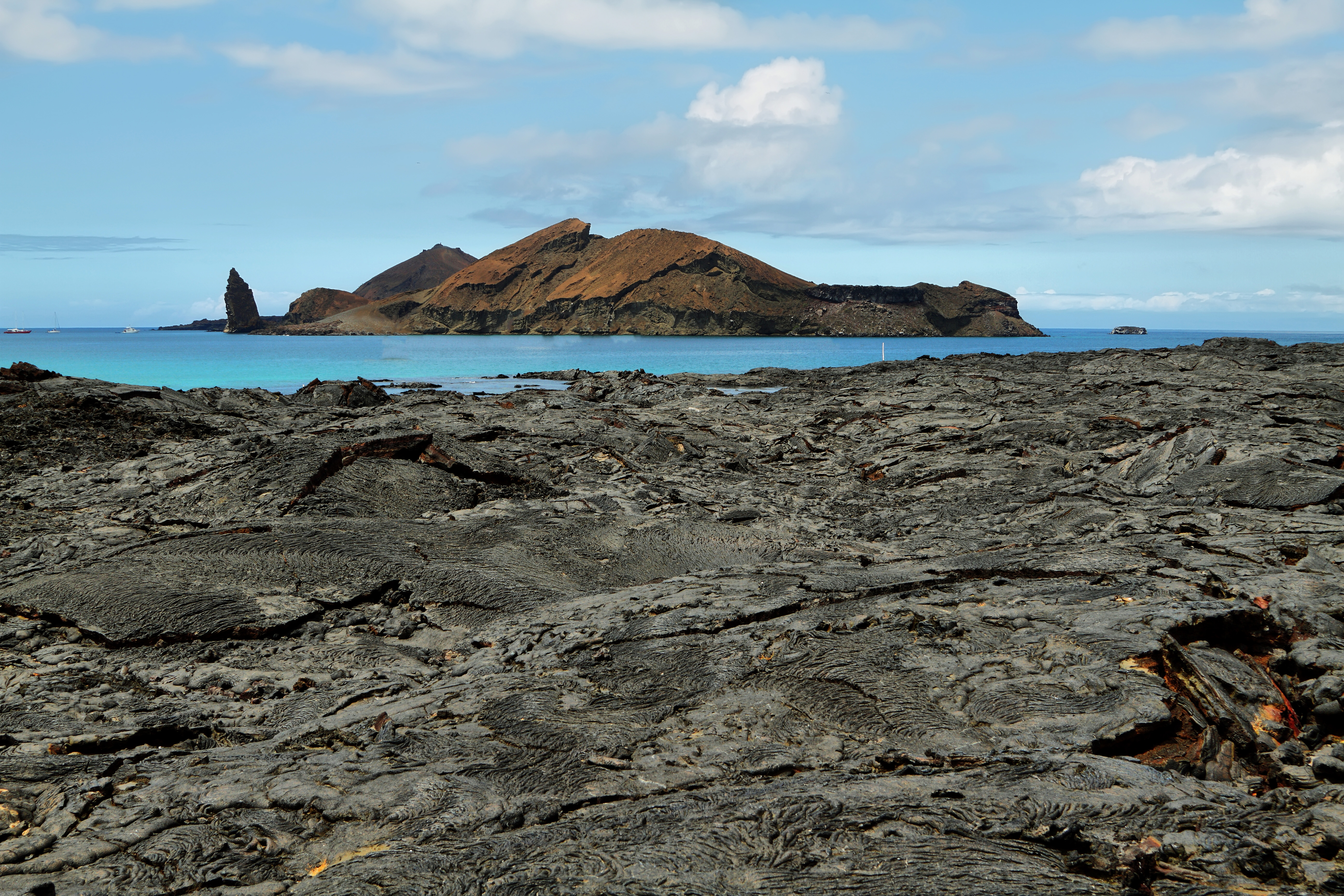 volcanic-landscape-santiago-island-bartolome-island