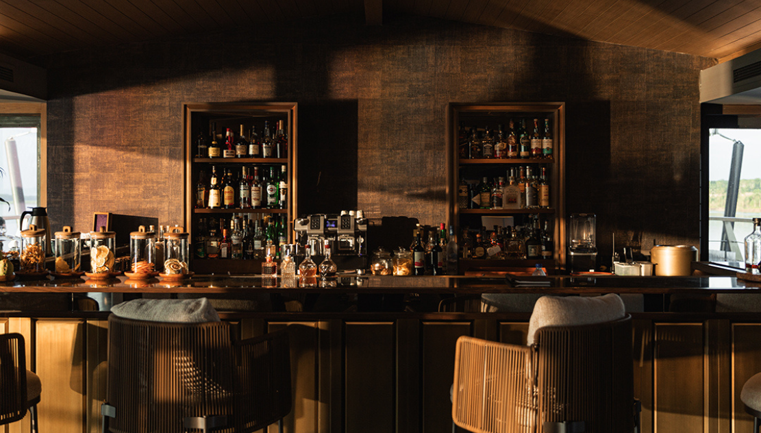 Aqua Nera - Indoor Lounge & Bar