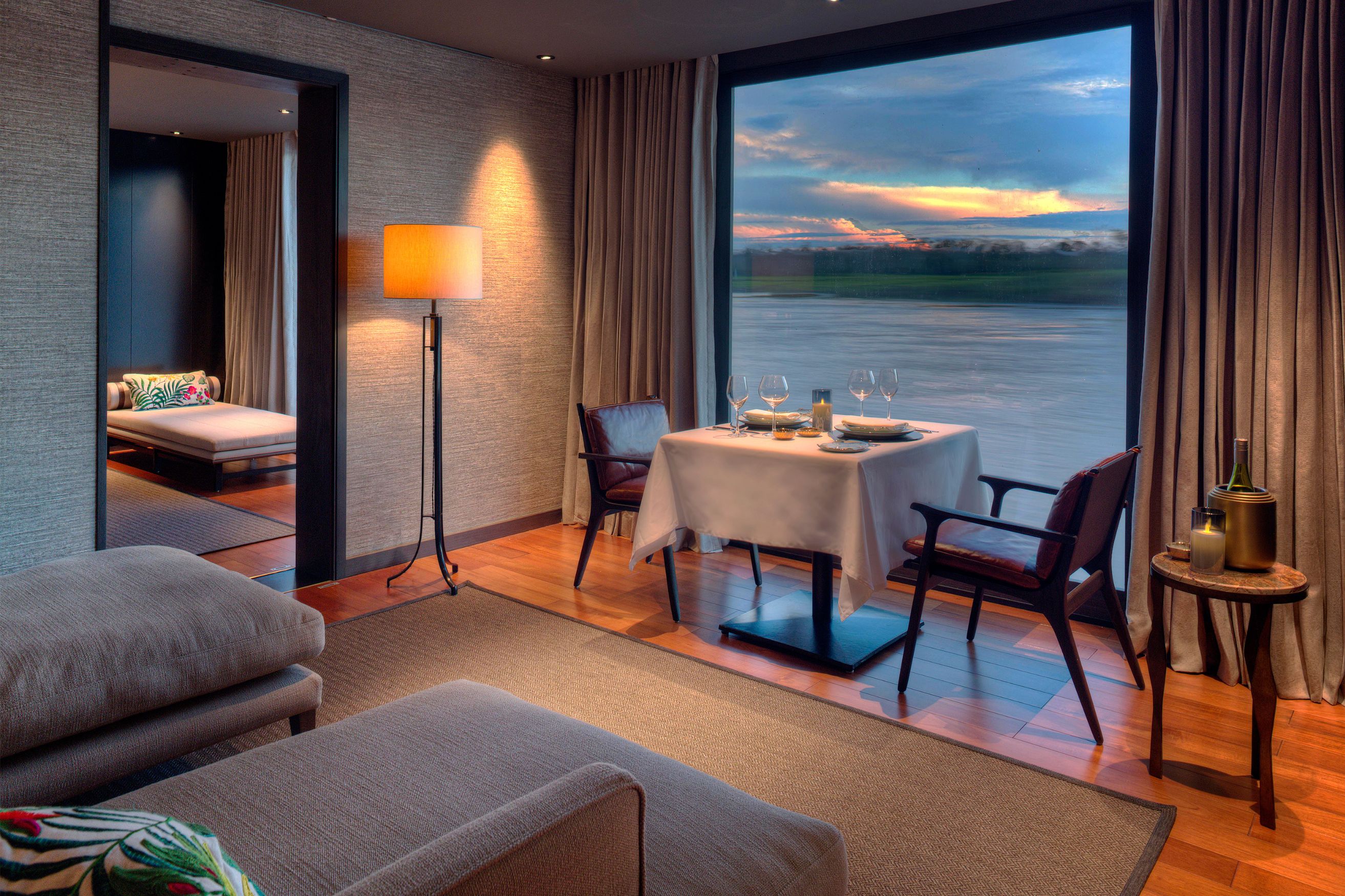 honeymoon_july_dining.jpg