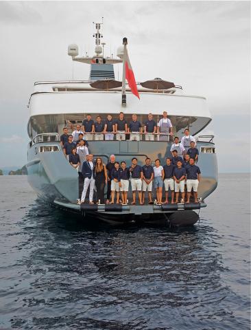 Aqua Blu_Crew_03.jpg