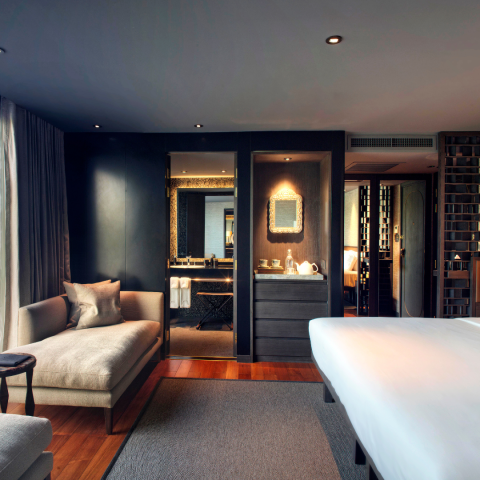 Amazon Private Charter - Spacious suites