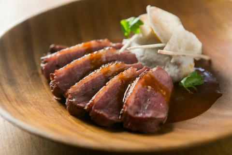Seared duck Breast with Achiote Sauce and Taro Root (Pechuga de Pato con Achiote)