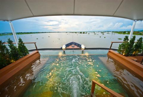 Plunge pool