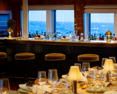 Main Saloon & Bar
