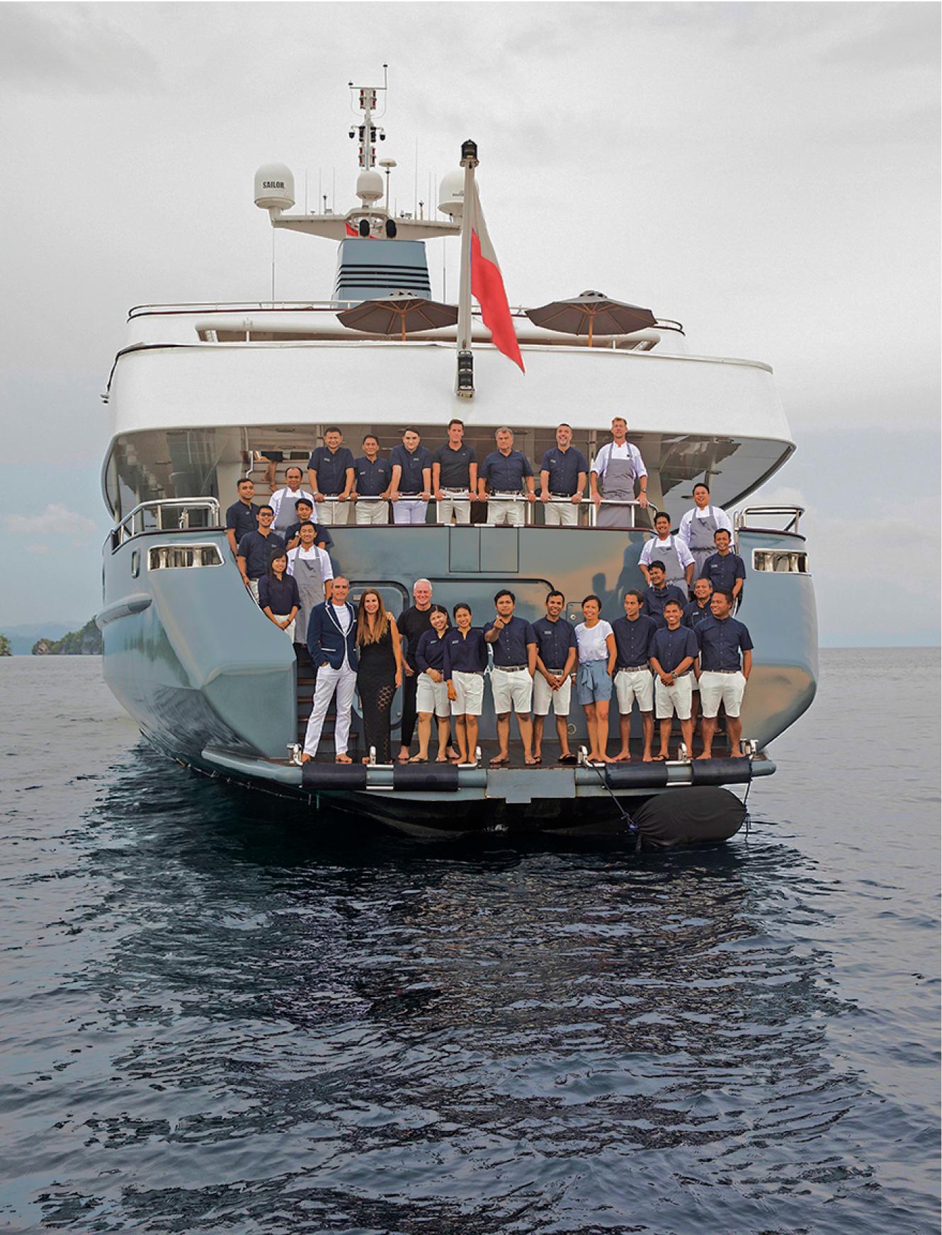 Aqua Blu_Crew_03.jpg