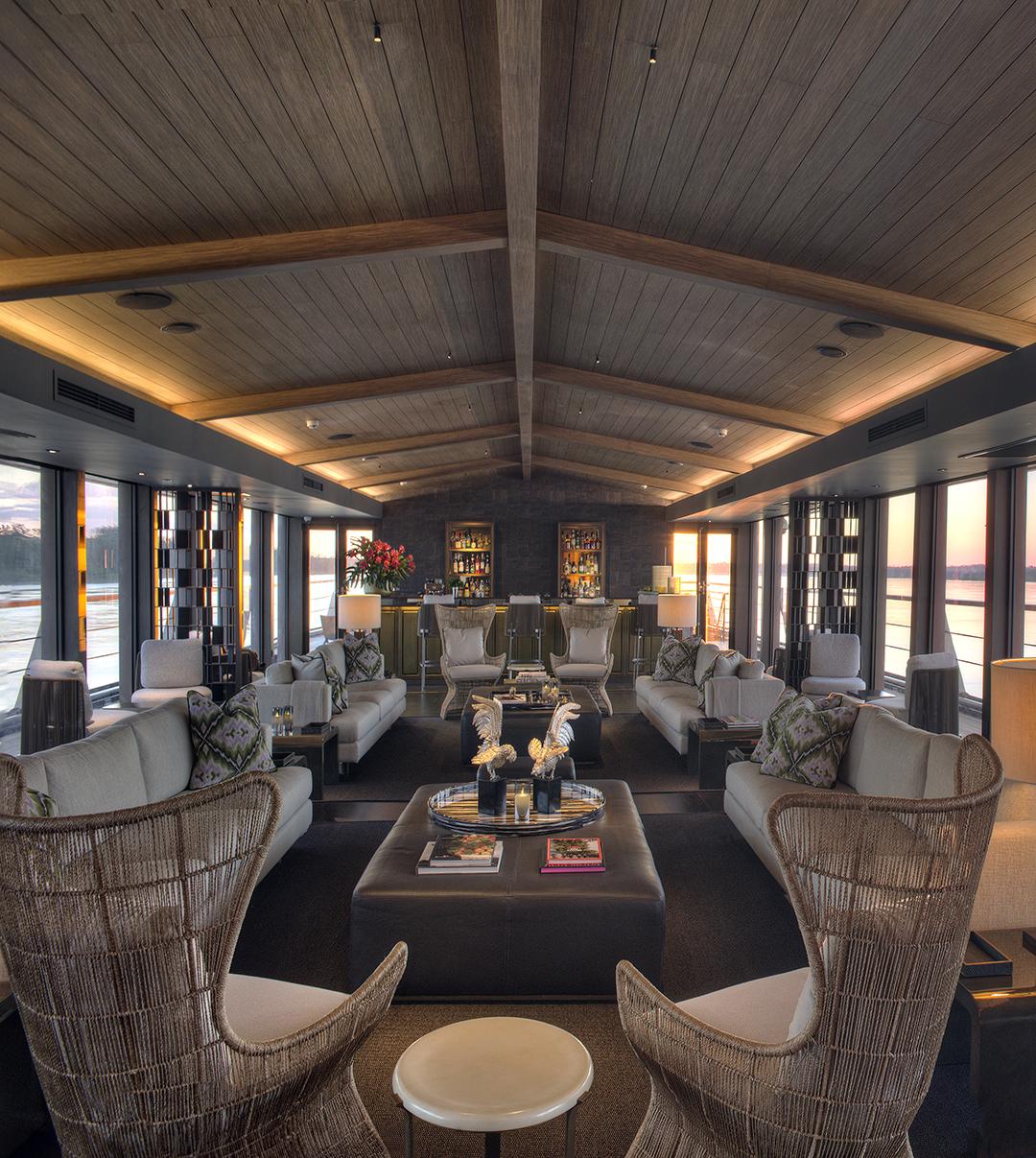 aqua nera indoor lounge