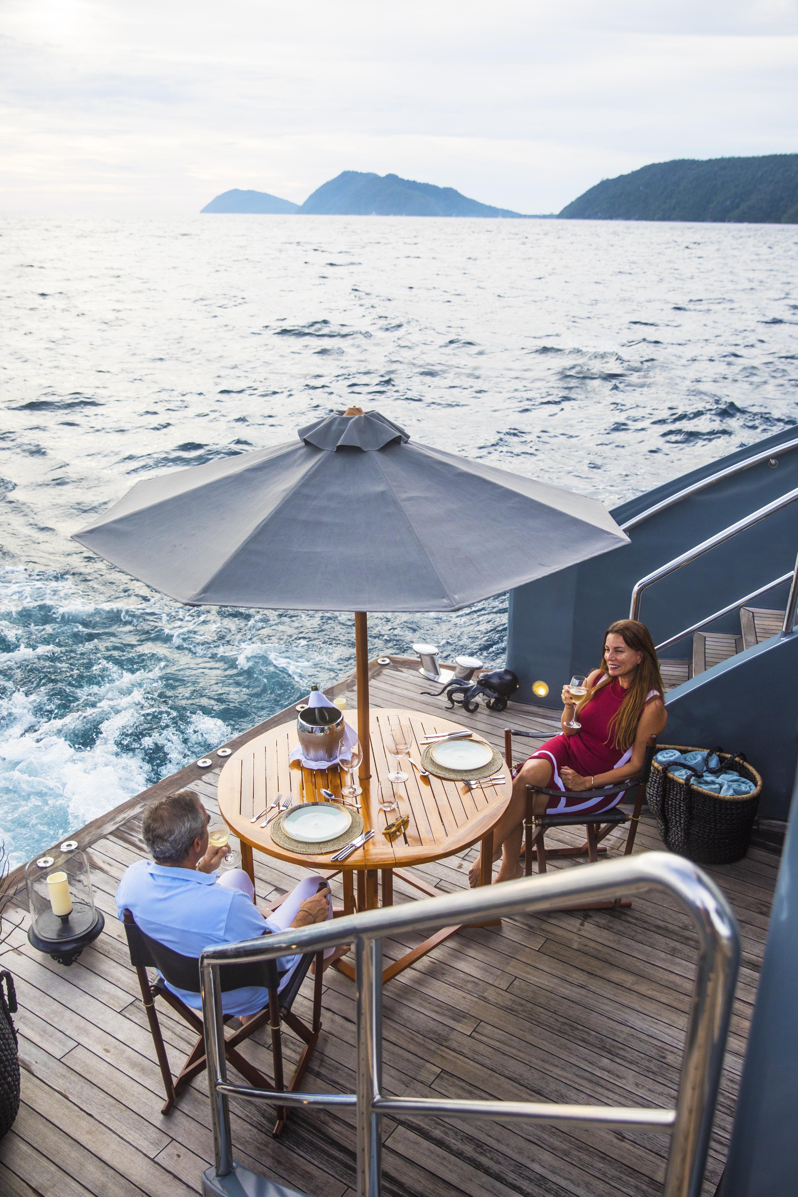 aqua blu romantic dining
