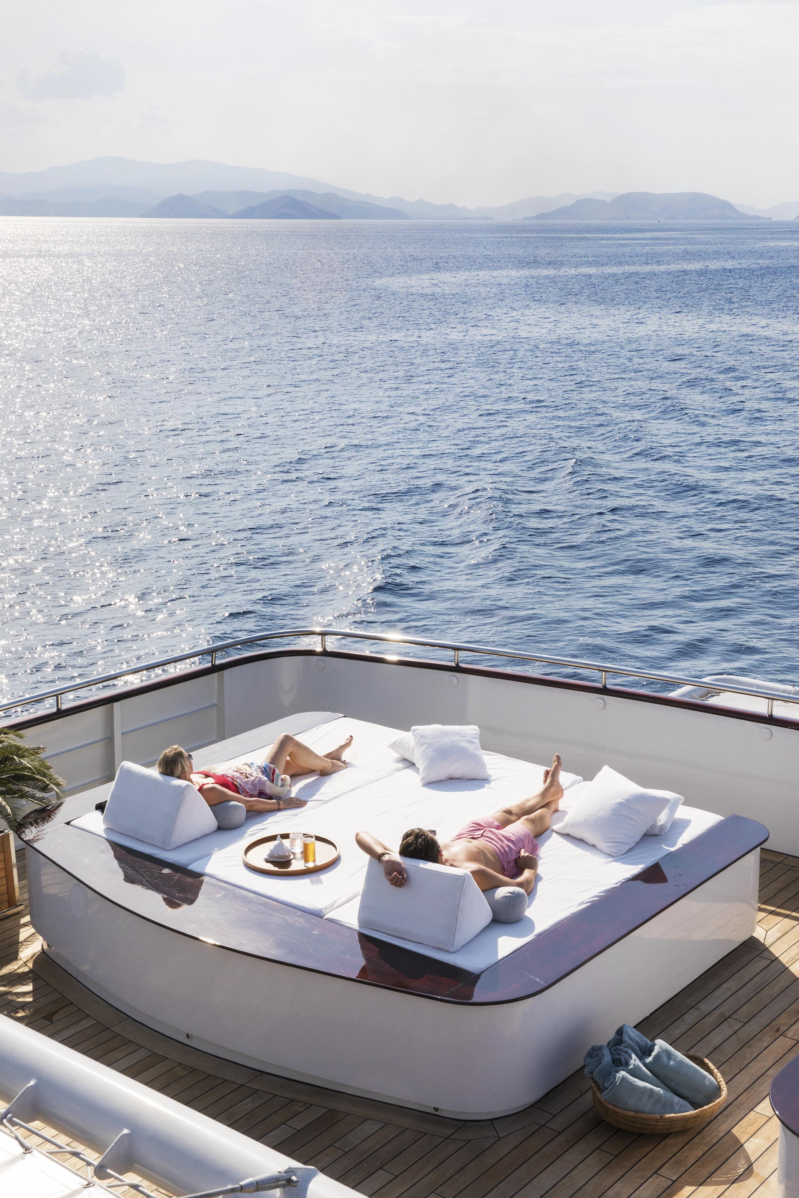 aqua blu sun deck