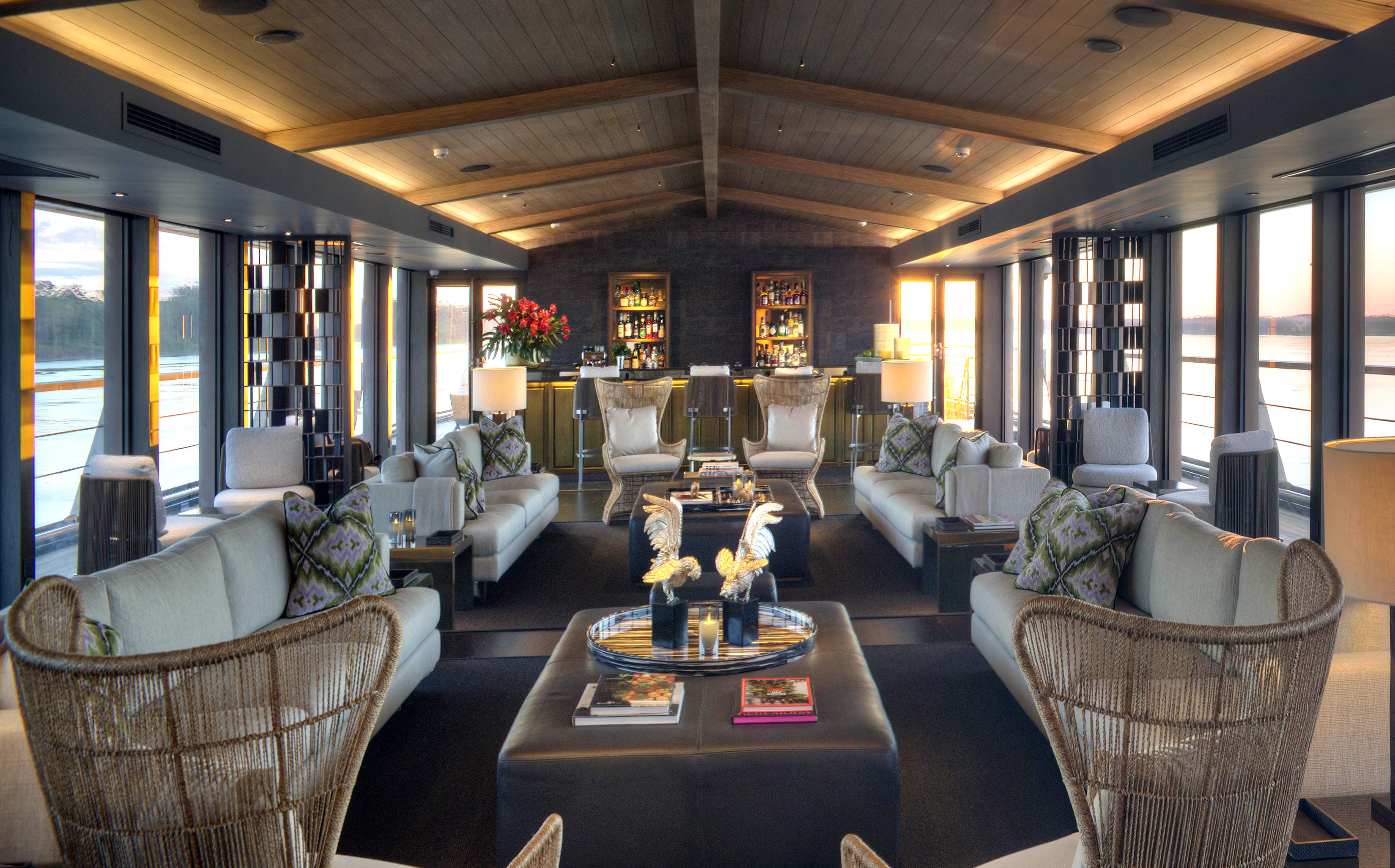 aqua nera indoor lounge