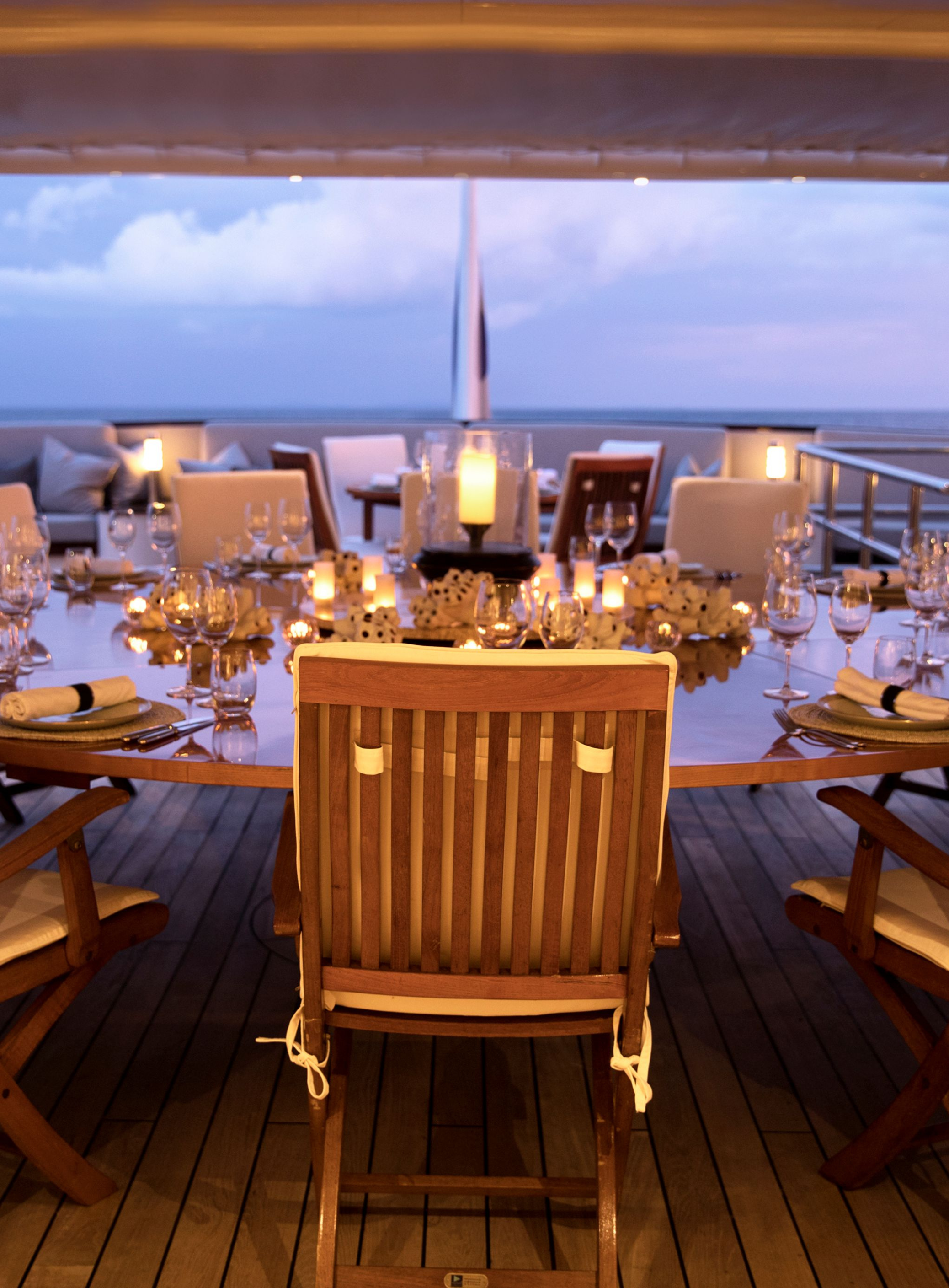 Aqua Blu Charter Desktop Suites and Social Spaces (4).png