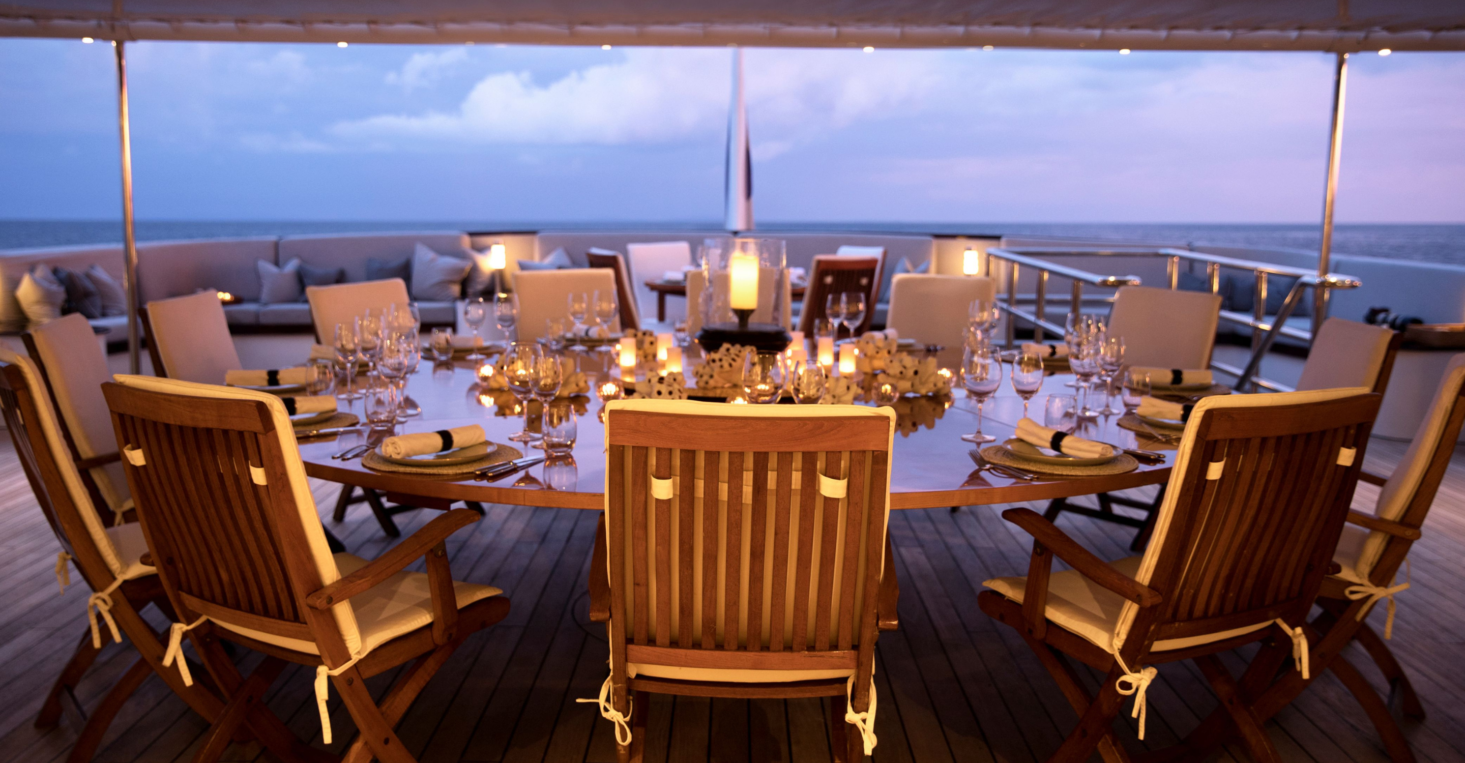 Aqua Blu Charter Tablet Suites and Social Spaces (5).png