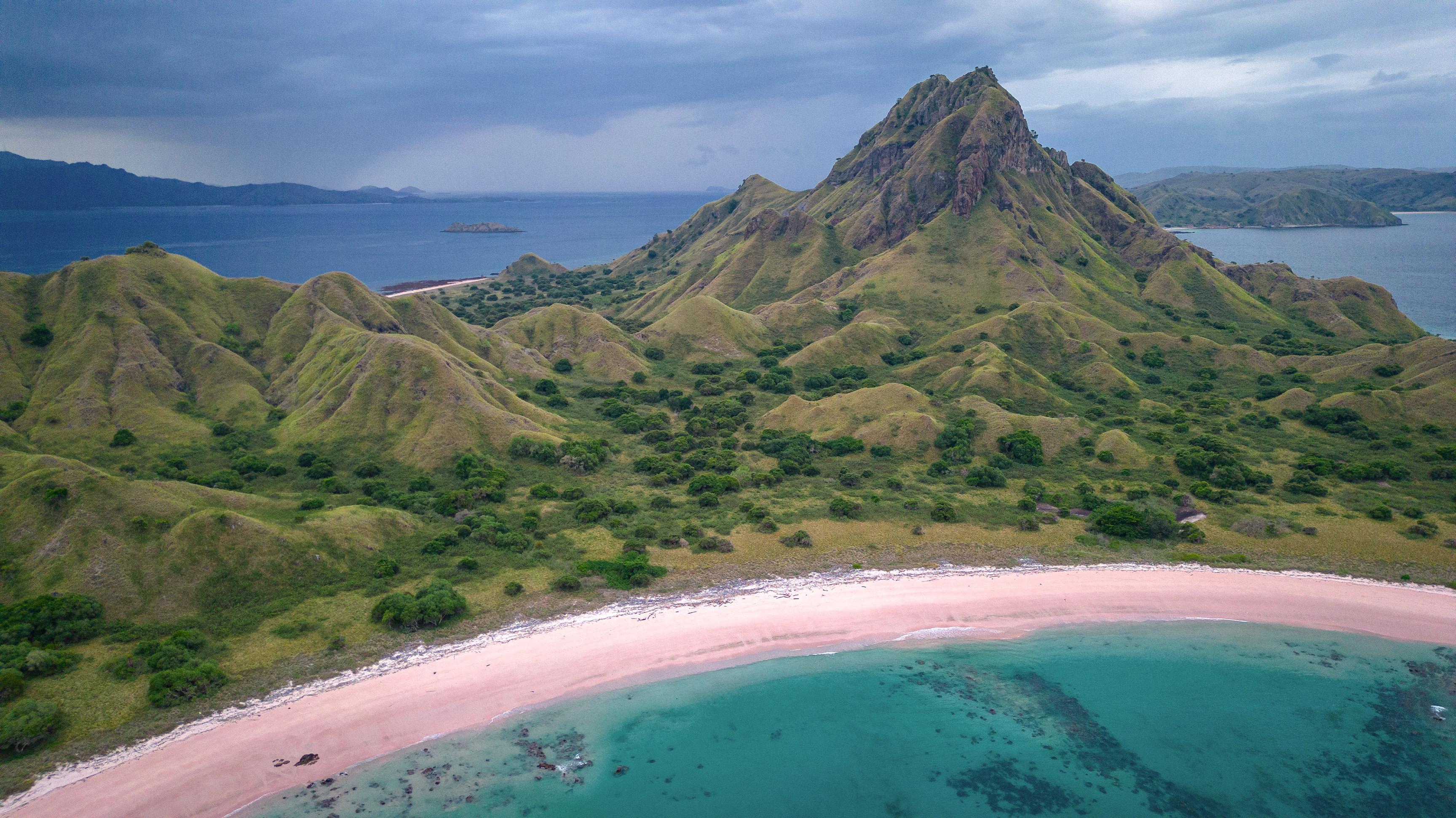 Komodo & Bali - Padar Island - 08.jpg