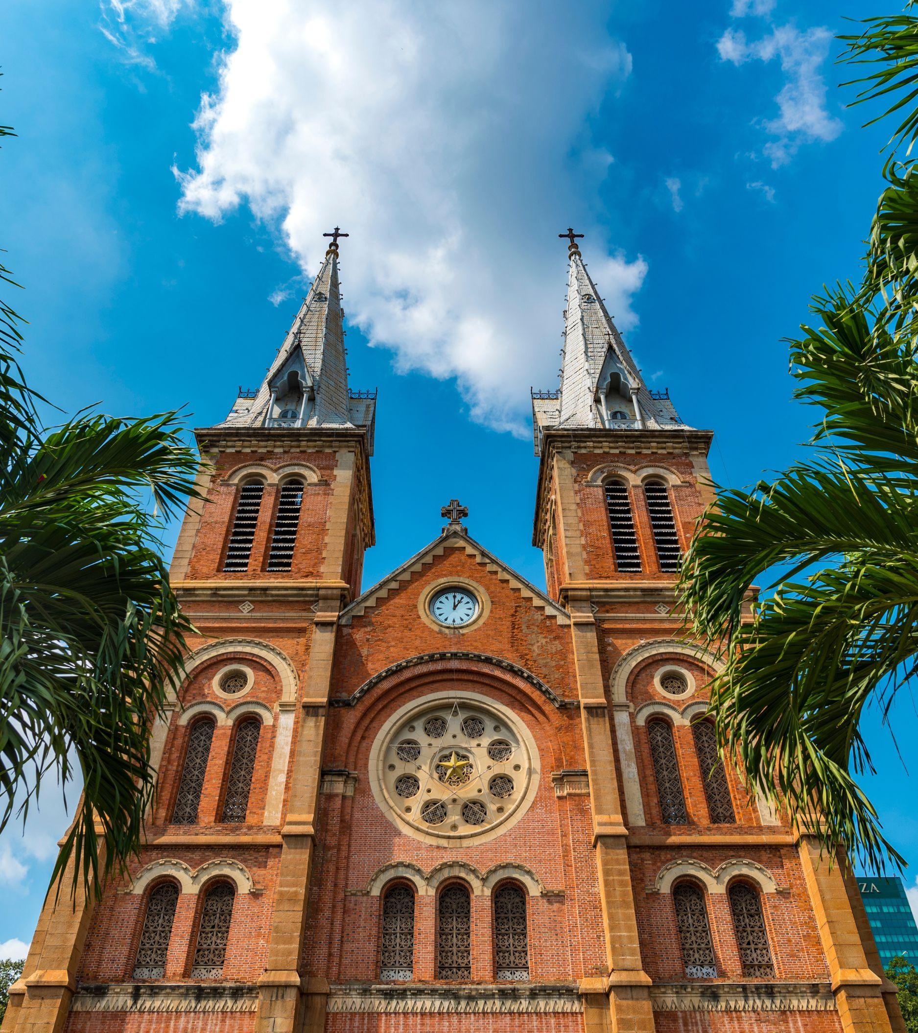HoChiMinh_NotreDameCathedral_Masthead_Mobile