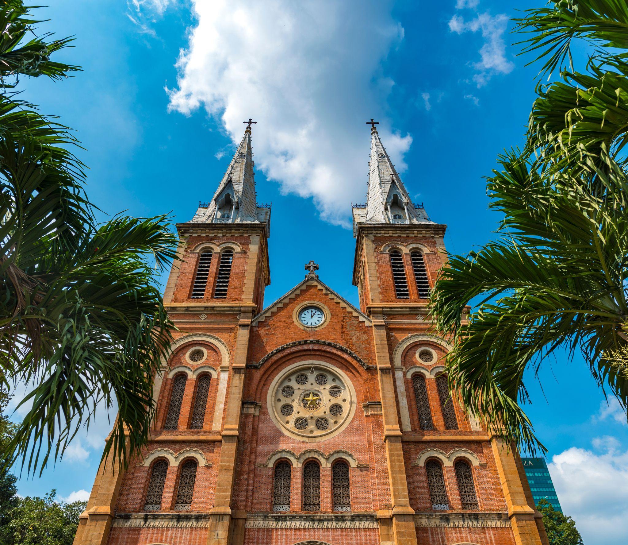 HoChiMinh_NotreDameCathedral_Masthead_Tablet