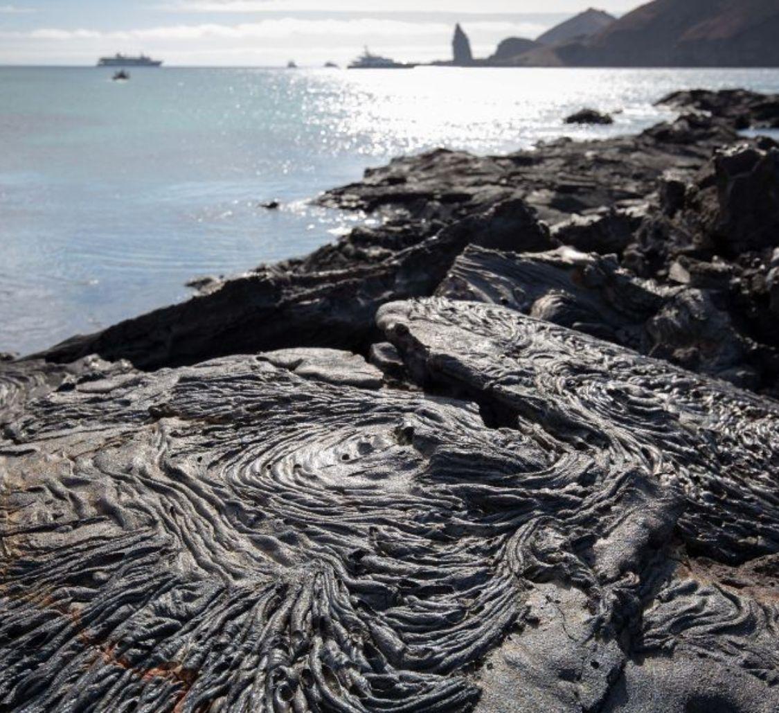 santiago-sullivan-bay-pahoehoe-lava-flow_Mobile
