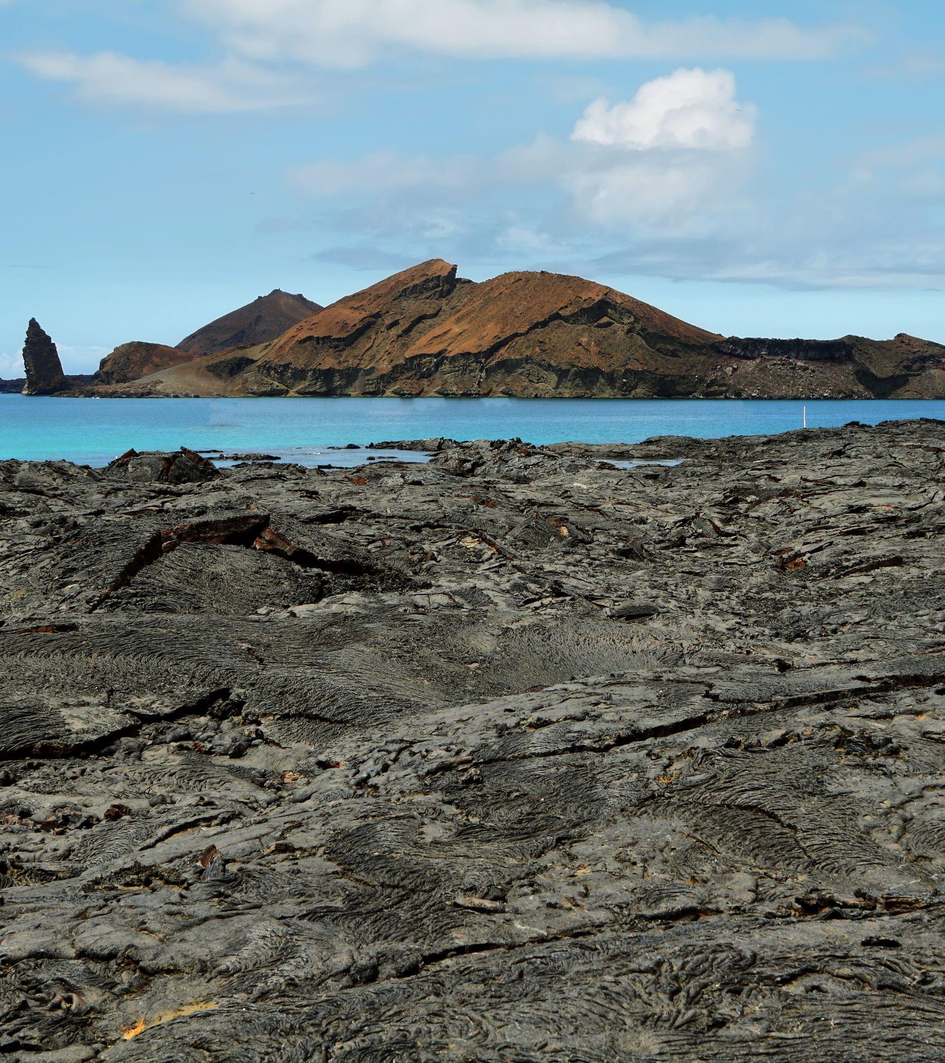 volcanic-landscape-santiago-island-bartolome-island 2_Mobile