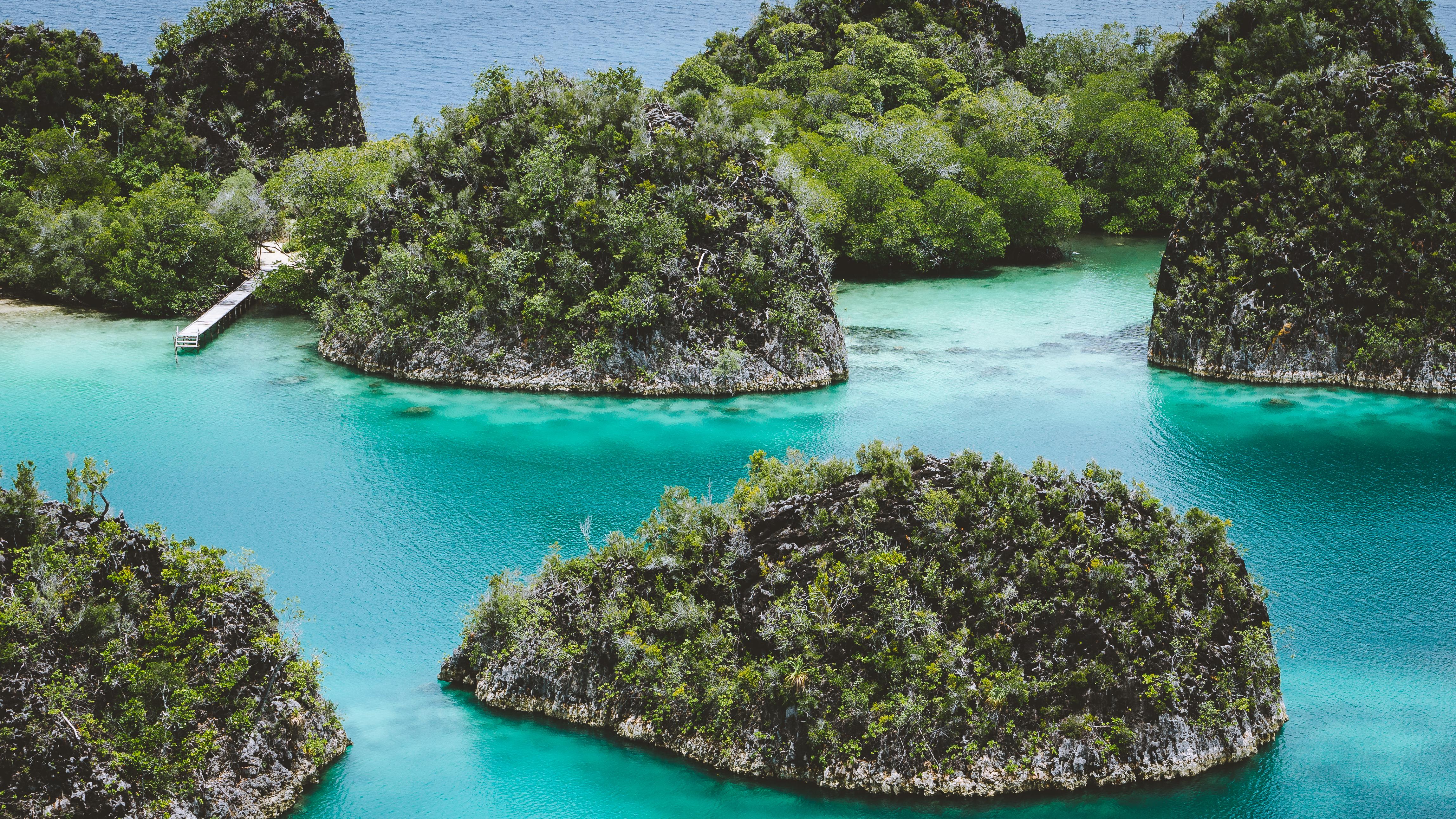 raja-ampat-wayag-indonesia